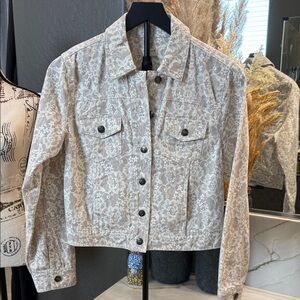 KENAR Women's Lace Patern Button-Up Cropped Jacket